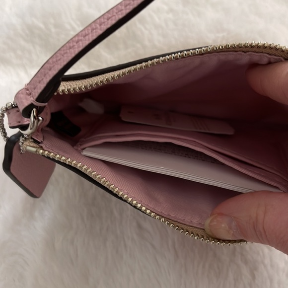 COACH corner zip light pink signature wristlet - Picture 4 of 5